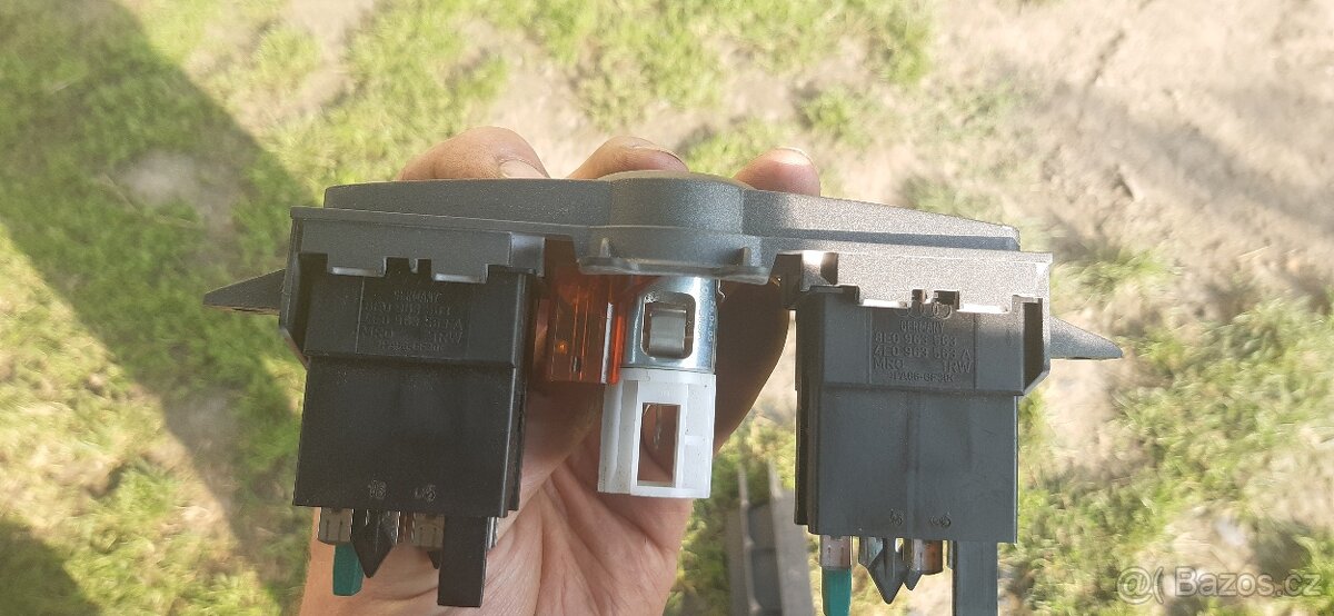 Audi A6 C6 SEDAN zapalovač Panel - 2