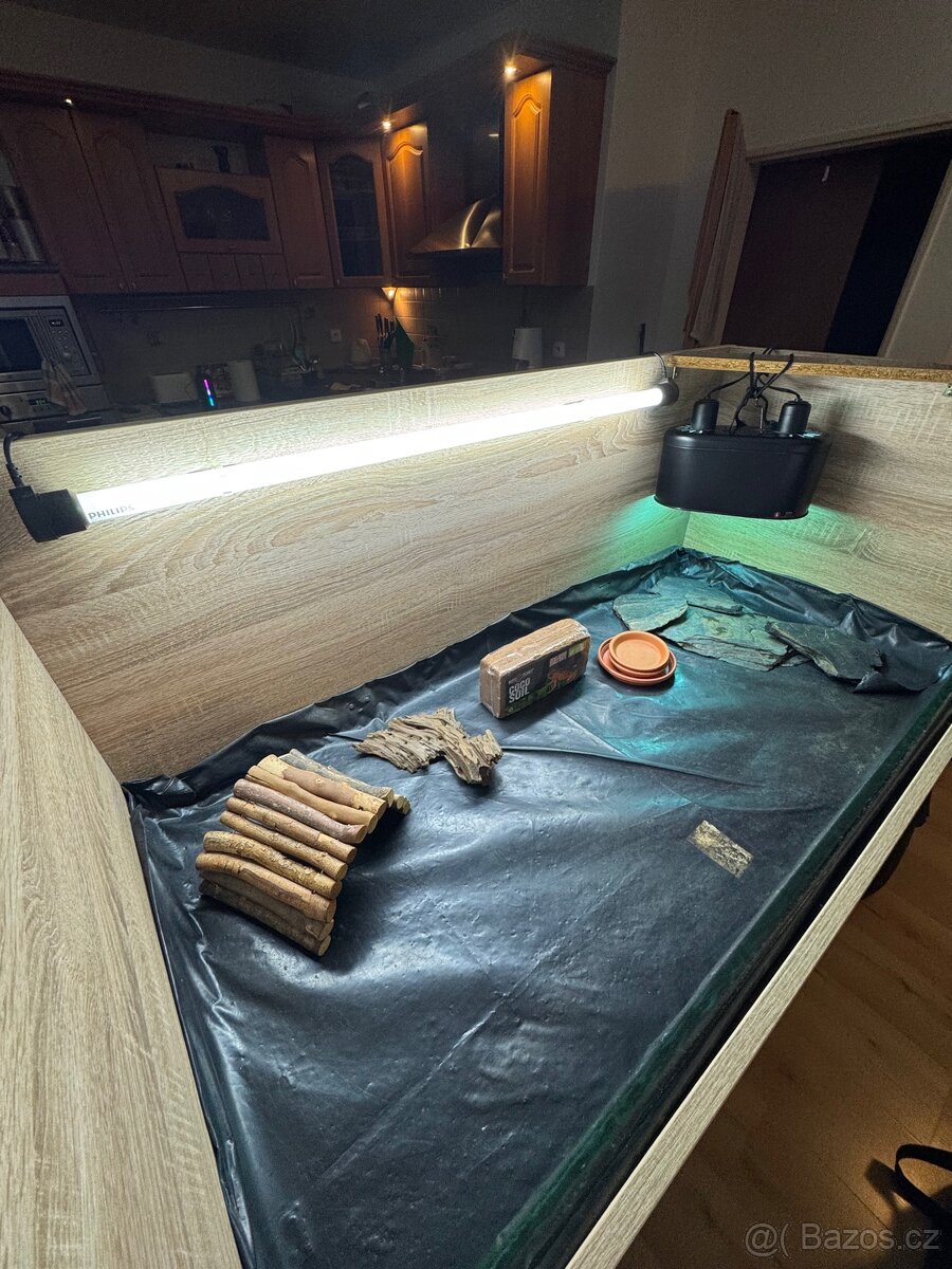 Želví stůl/terárium - 2