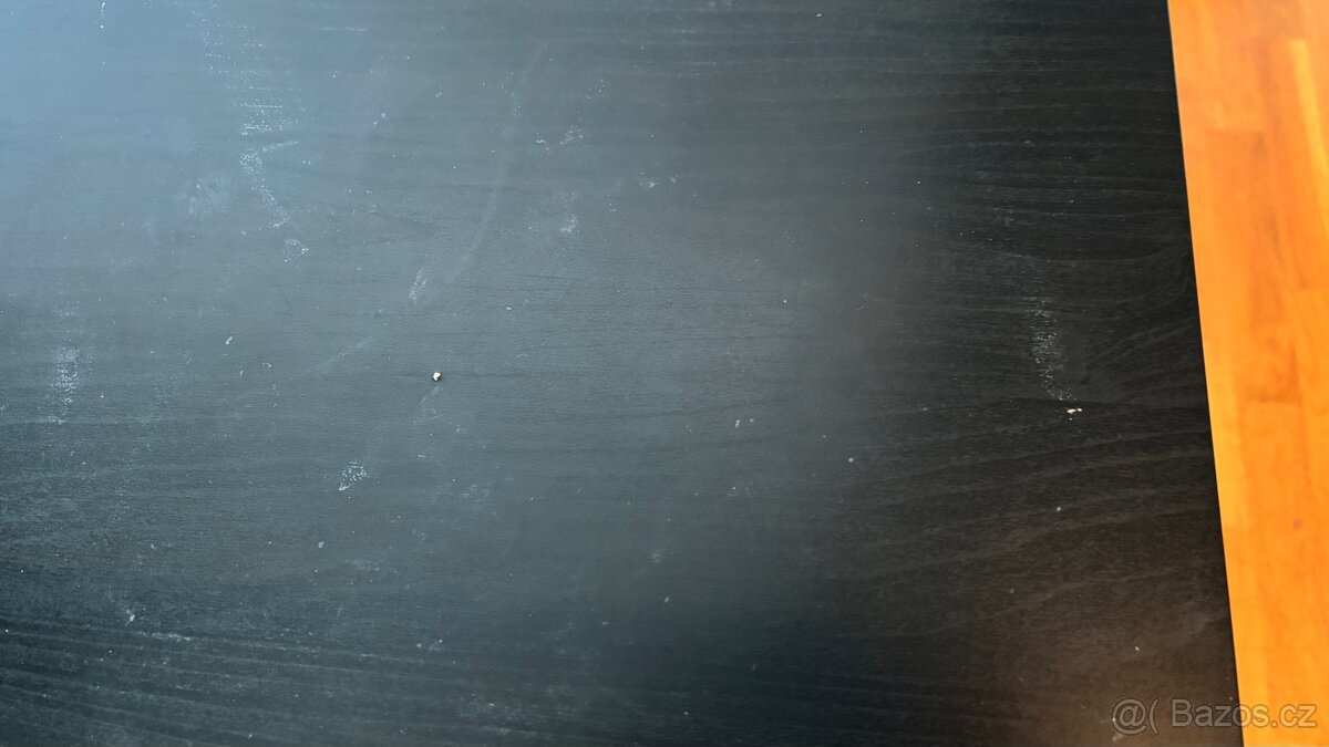 Psací stůl IKEA micke - 2