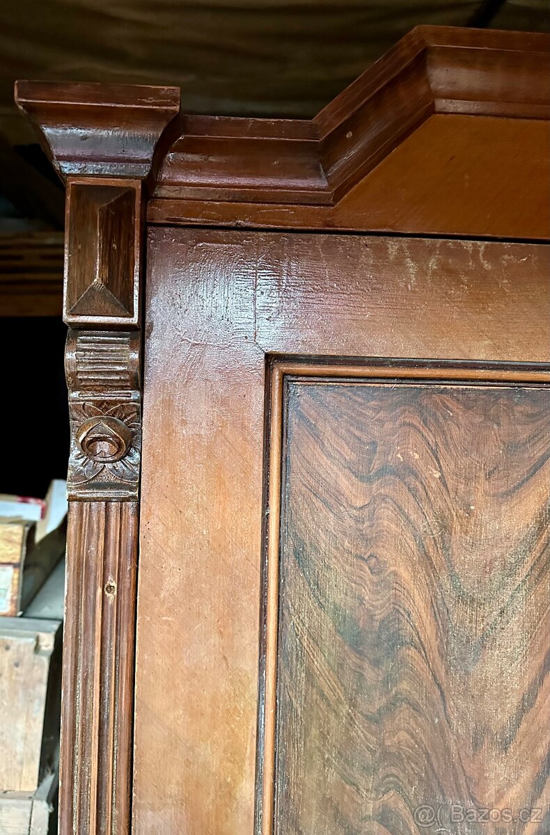 Starožitné skříně - 2