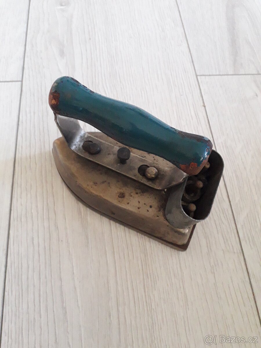 Retro žehlička - 2