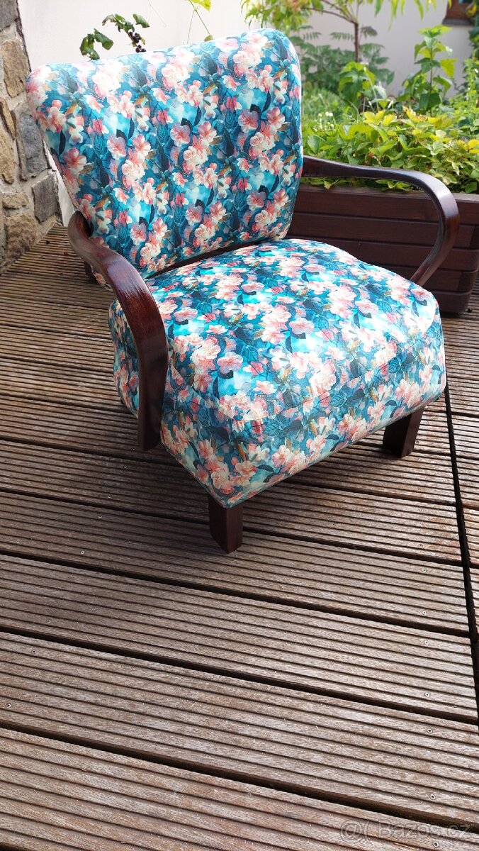 Křeslo Halabala po renovaci - 2