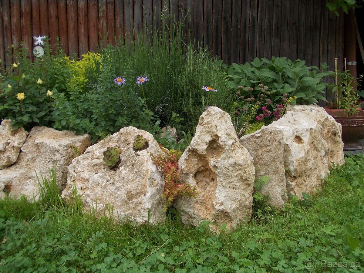 kámen na skalku - 2