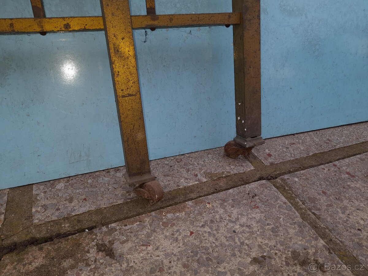 Čela mosazné postele - 2