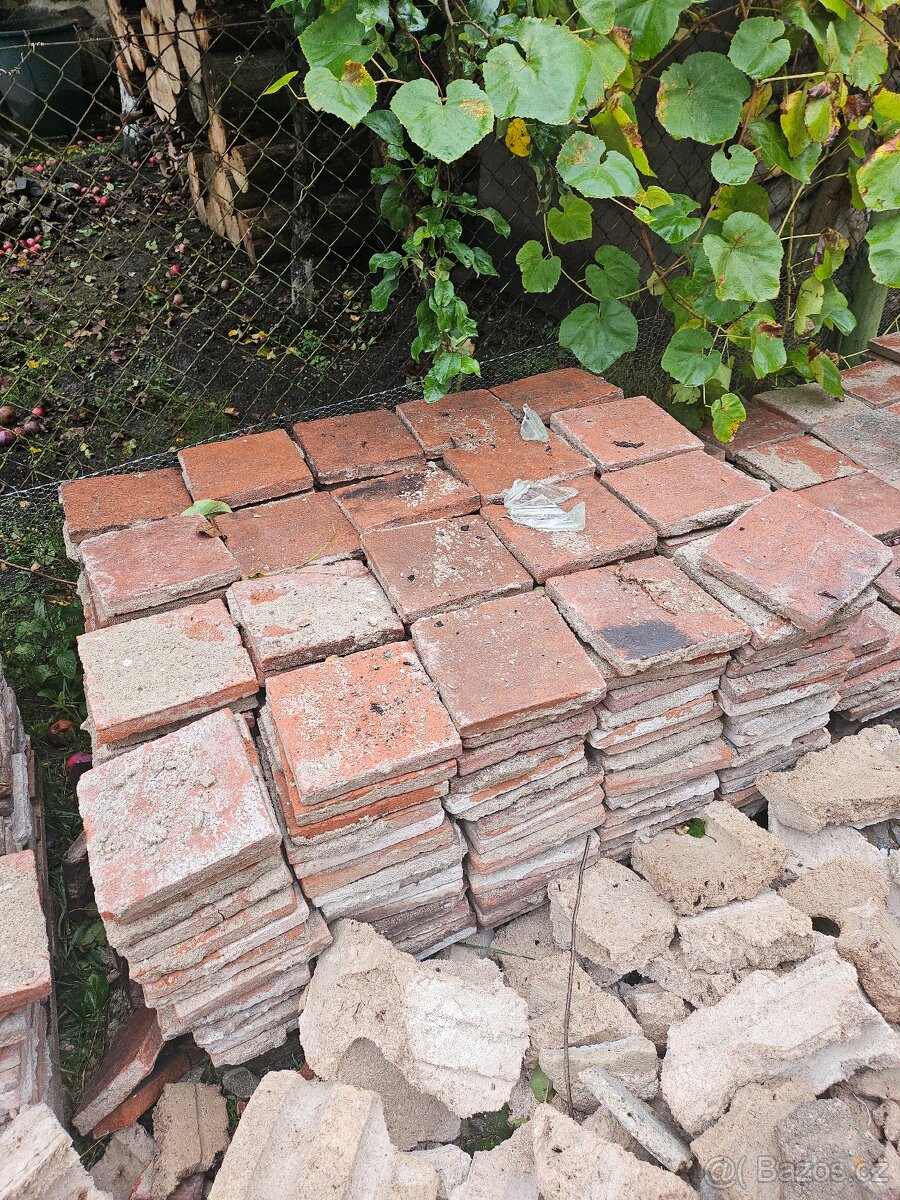 Stará pálená dlažba z půdy - 2