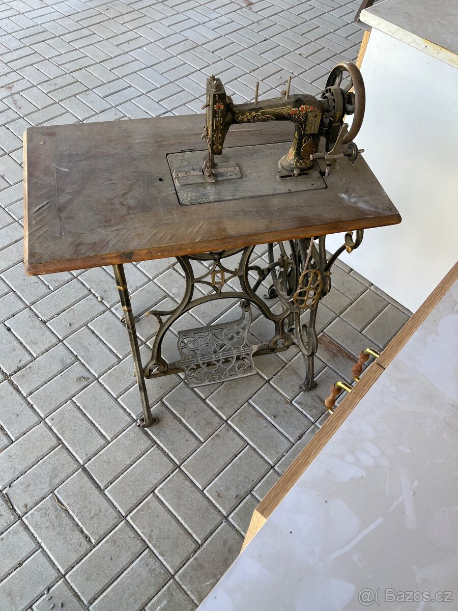 Prodám šicí stroj - 2