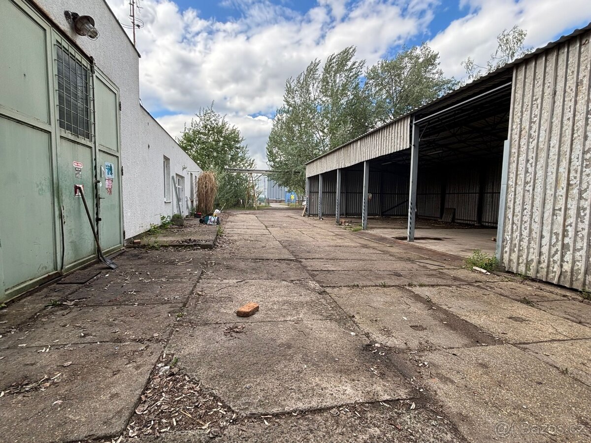 Pronájem autoservisu, 910 m2 - Panelová - 2