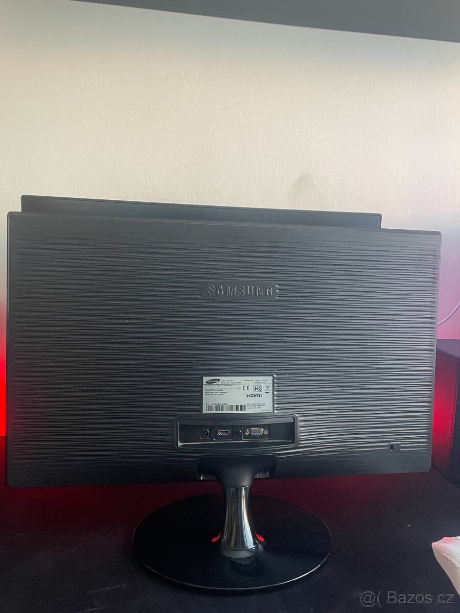 Monitor Samsung S24D300H – 24" FHD s HDMI - 2