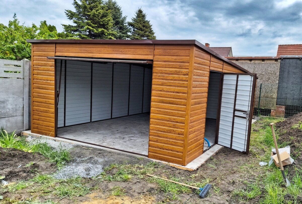 Garáž 5×6 m + přístřešek 5×1 m – Zlatý dub světlý „GREGOR“ – pohled 2