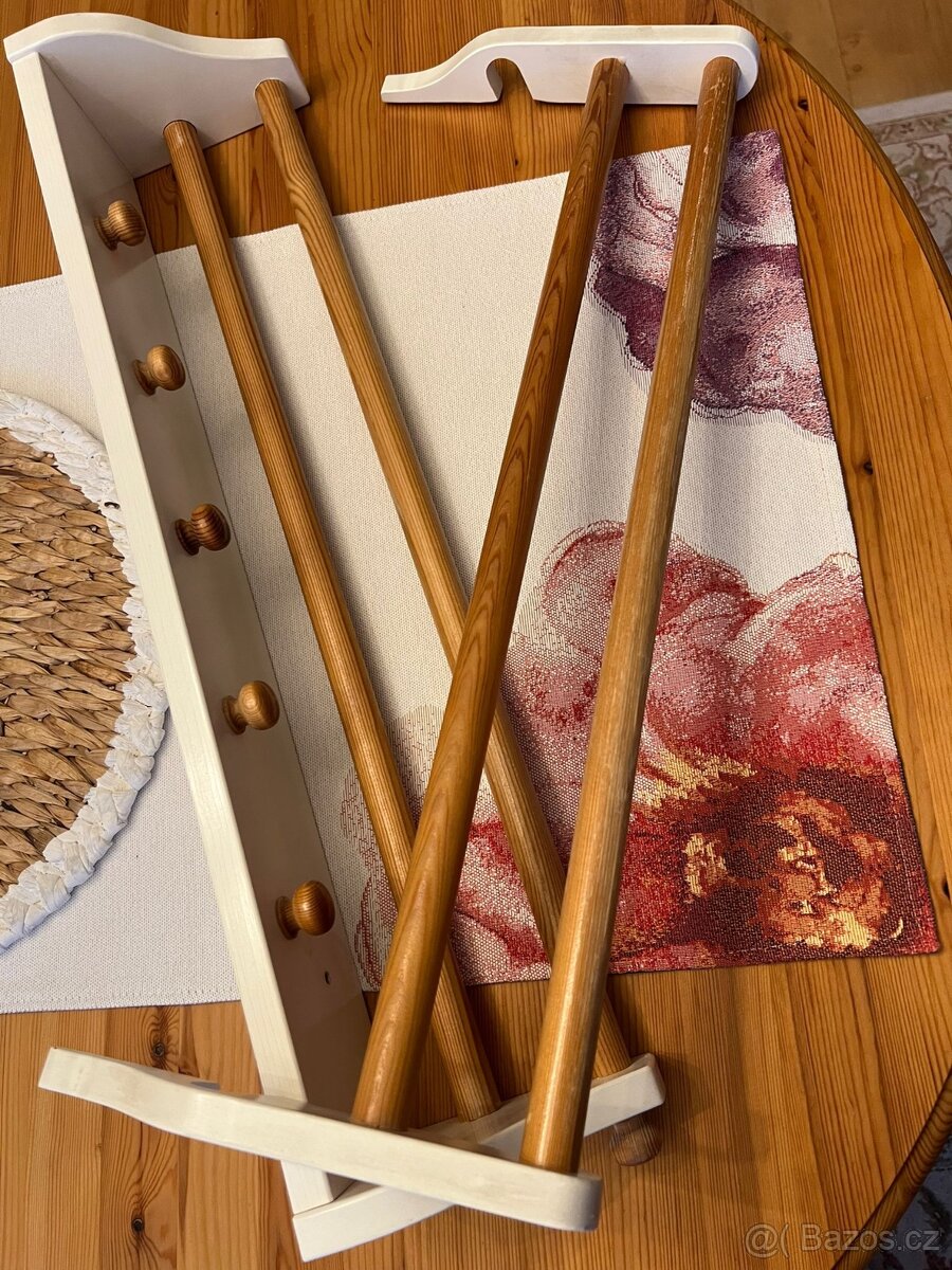 Bílý věšák i s nádstavcem IKEA - 2