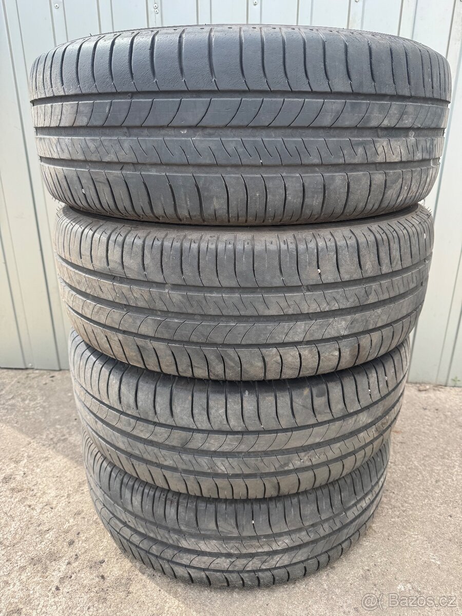 Prodám pneu 205/60 R16 - 2
