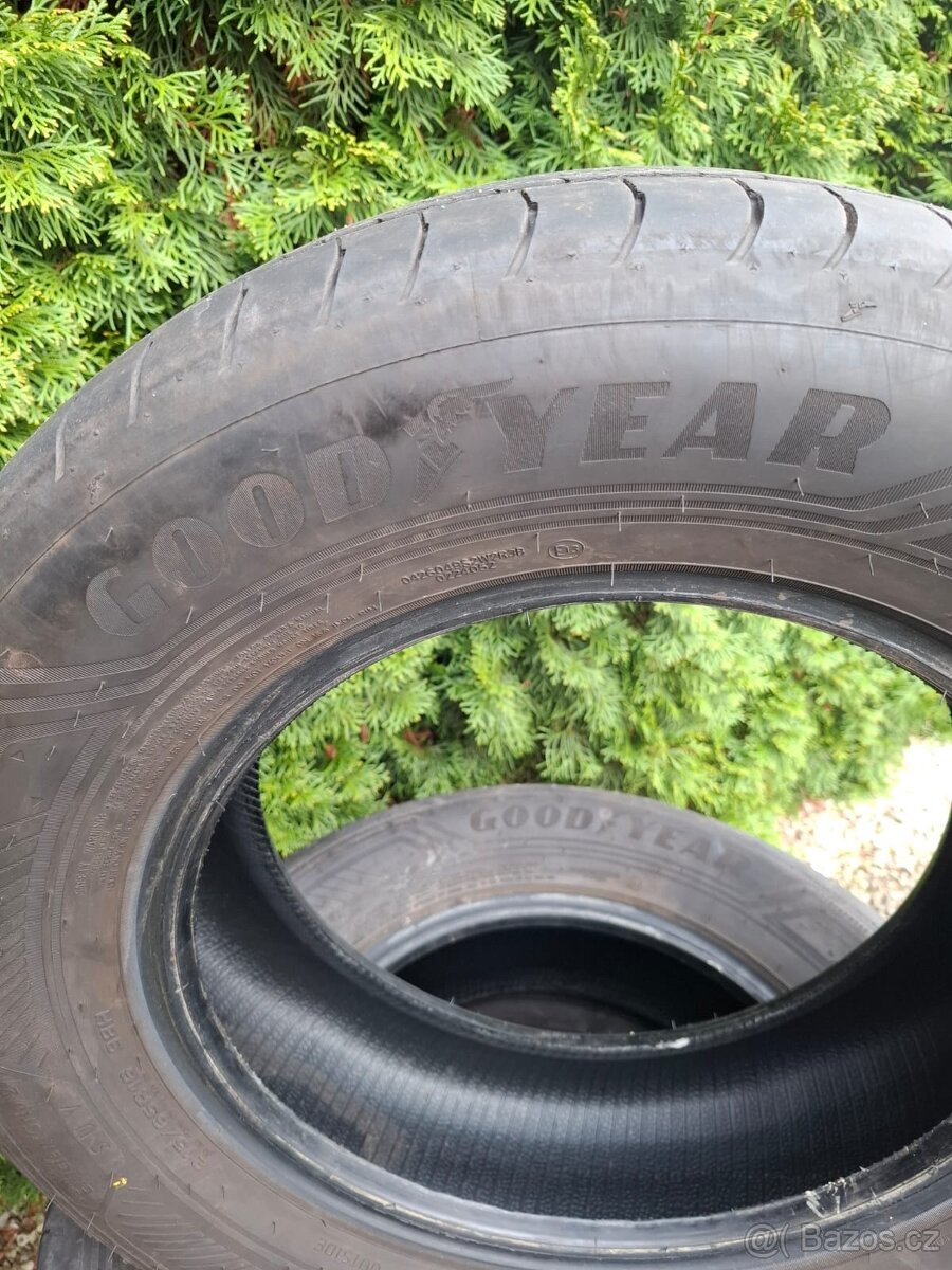 Letní pneu 215/65 R16 GOODYEAR EfficientGrip2 SUV. - 2