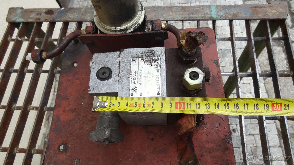 prodám část hydrauliky - 2