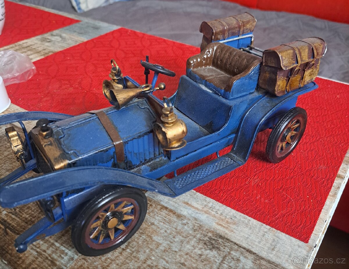 Plechové staré autíčko - 2