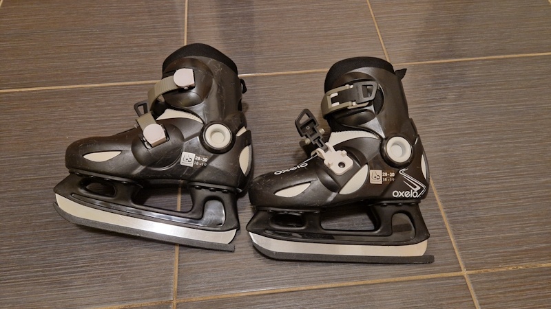 Oxelo Dětské lední brusle PLAY 3 černé v. 28-30 - 2