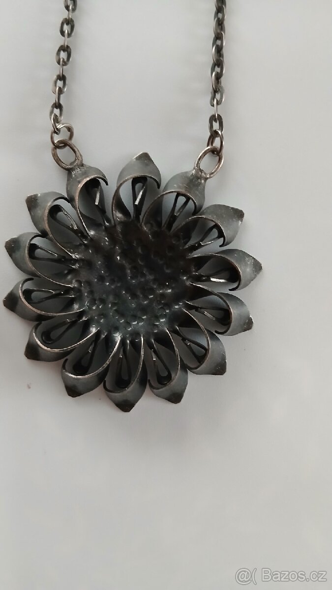 Celokovový starý náhrdelník ,bižuterie - 2