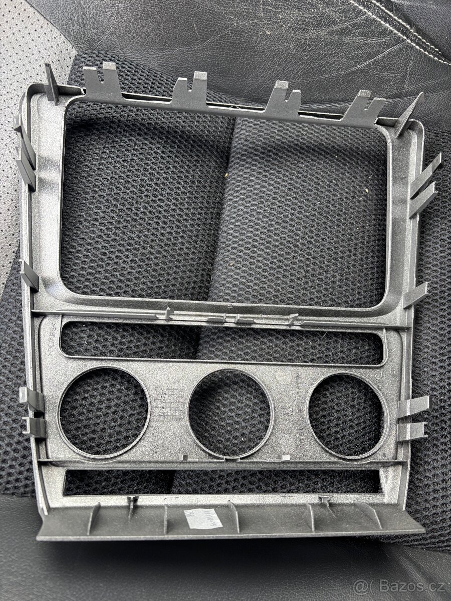 Rámeček autorádia Octavia 2 FL - 2