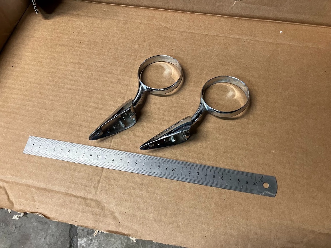 chromované držáky. - 2