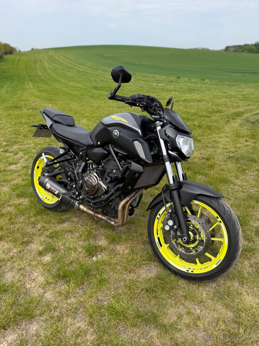 Yamaha MT-07 - 2