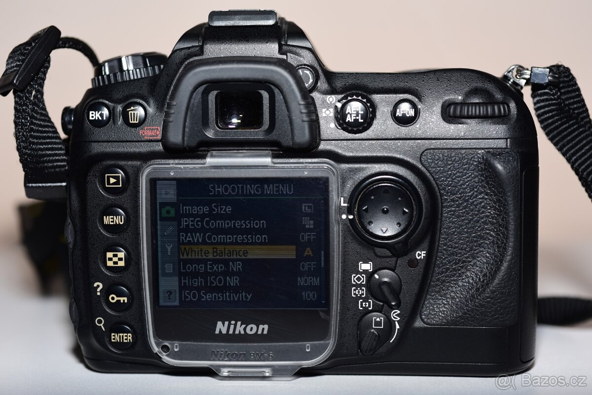 Nikon D200 + příslušenství - 2