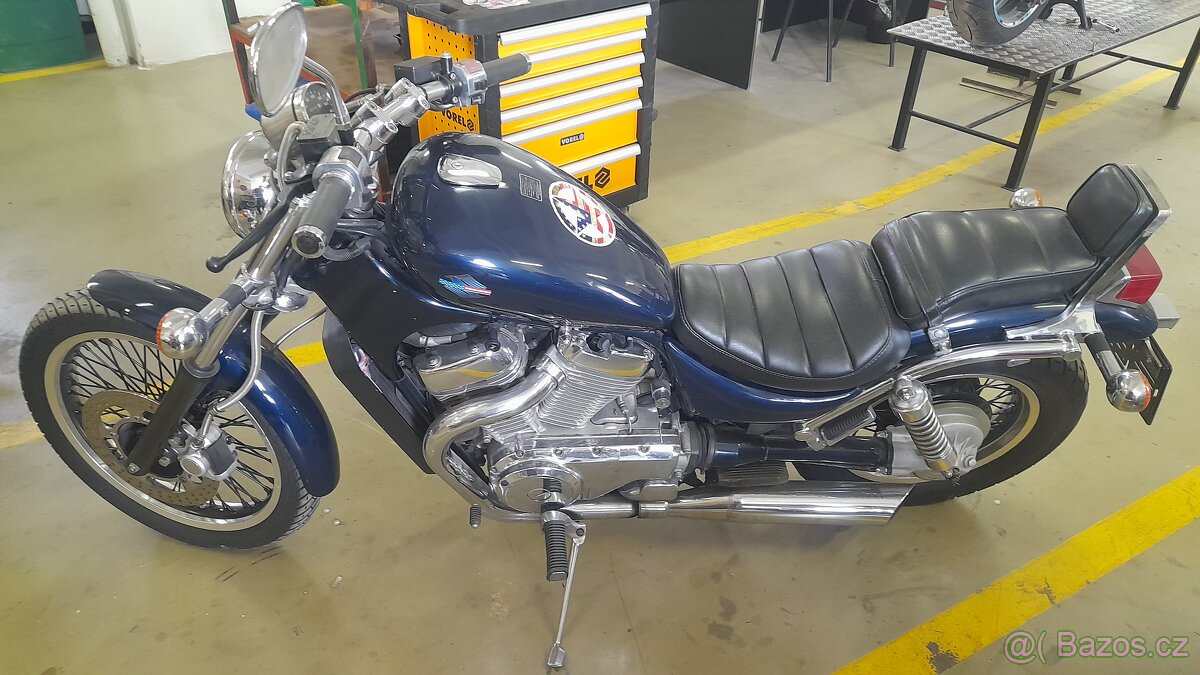 Suzuki Intruder 750 - 2