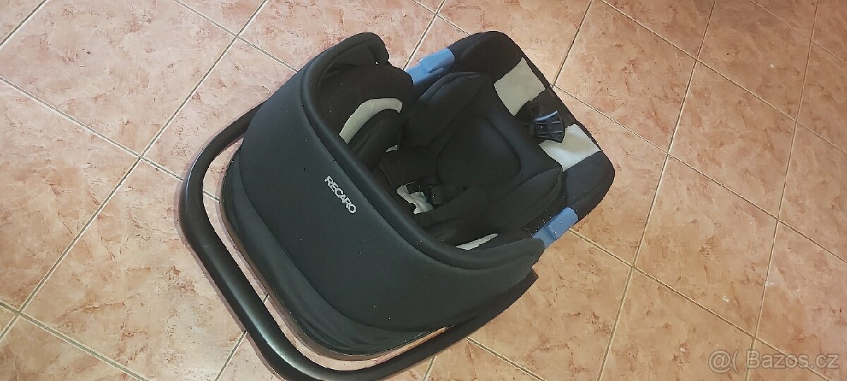 Recaro sedacka se zakladnou. - 2