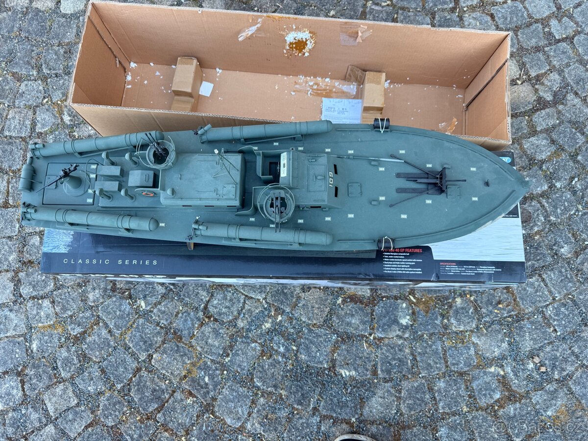 Velký model bojové lodi - 2