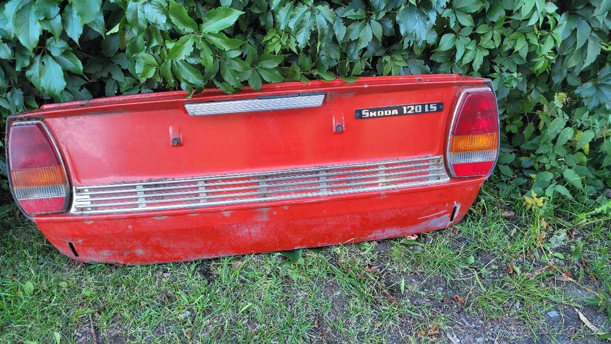 Zadní čelo Škoda 120LS - 2