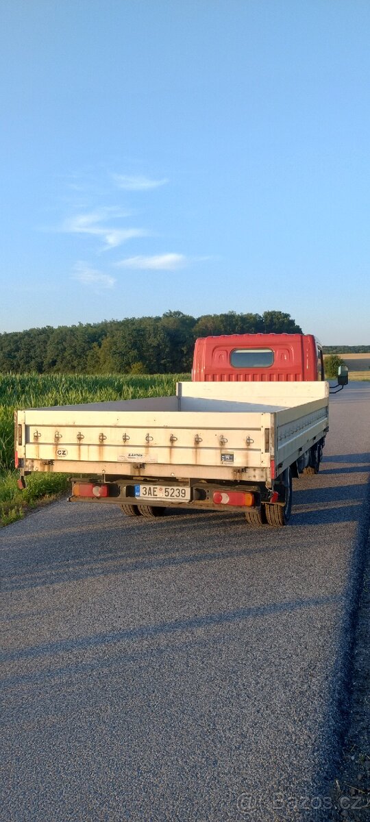 Nissan Cabstar 2.5 dCi 81 kW - 2