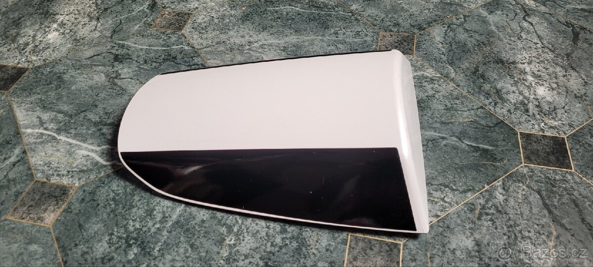 Kryt sedla krovka Suzuki GSXR 600,750 K1 - 2