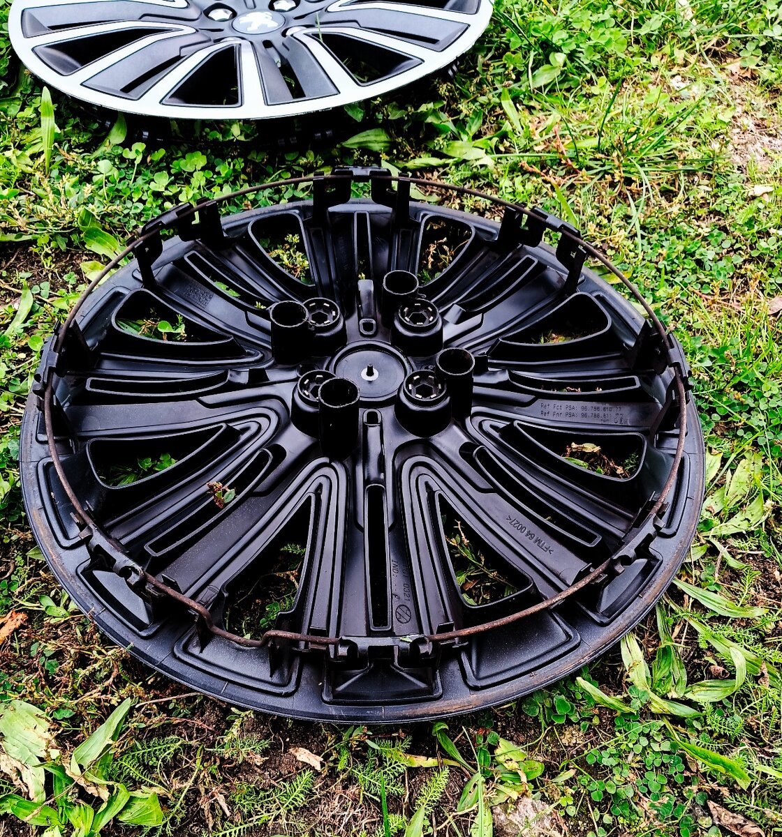 Poklice kryty kol 16" Peugeot 2008 2014 - 2