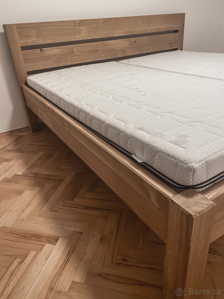 Dubová postel - 2