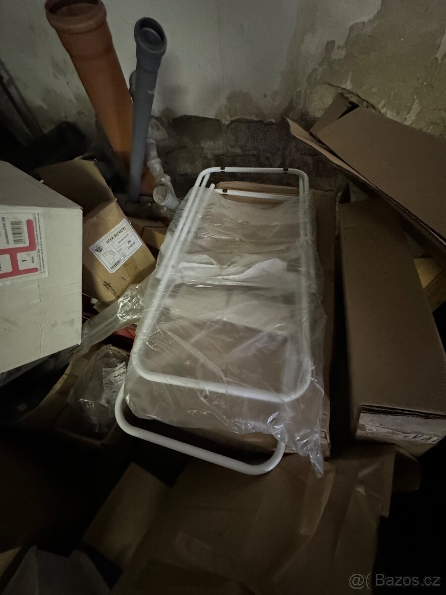 STOJAN NA PAPÍROVÉ UTĚRKY V ROLÍCH - 2