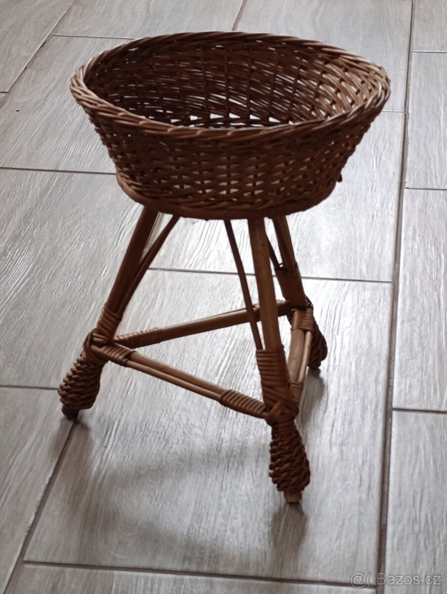 Proutěný stojan na kytky - 2