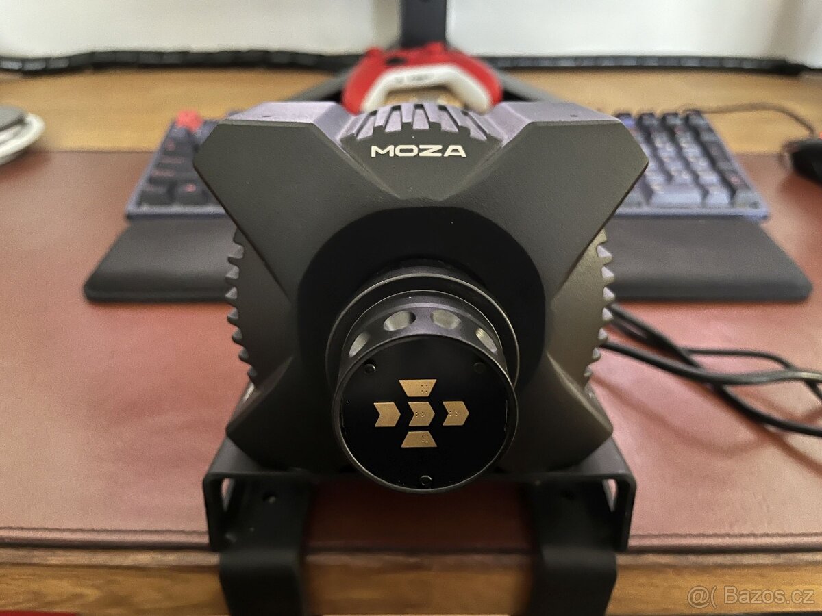 Moza R3 wheel base - volantová základna (možná i s pedály) - 2