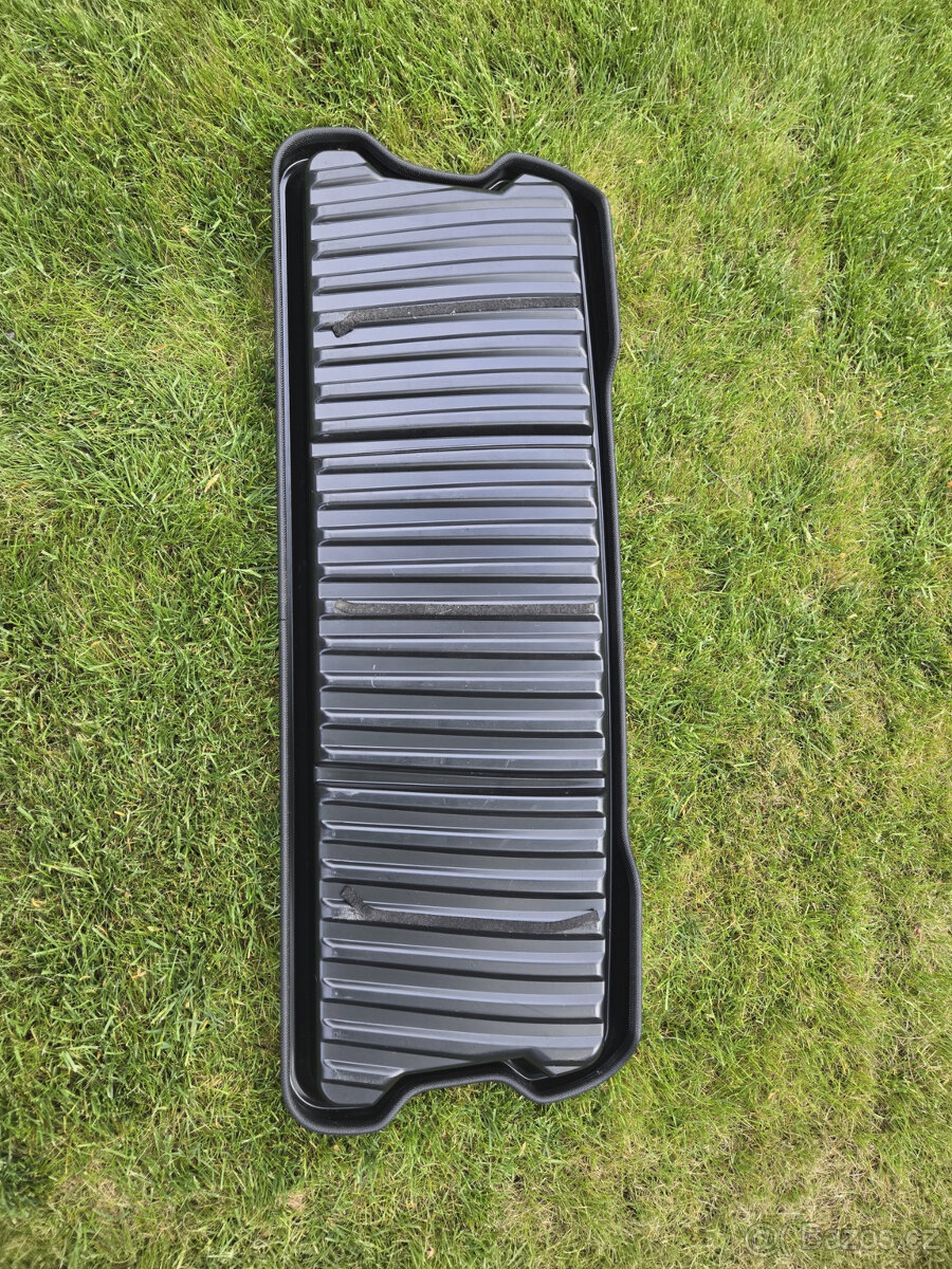 ŠKODA originál plastová vana do kufru - 2