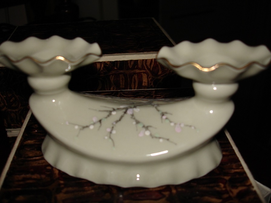 Prodám krásnou porcelán.dvoudílnou soupravu - 2