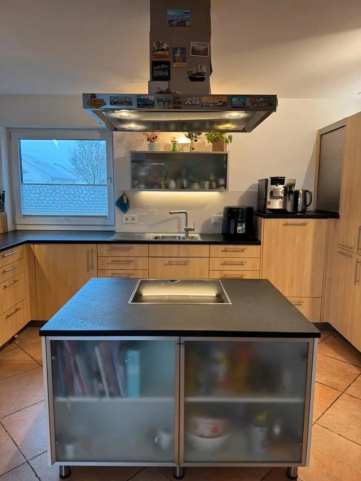 Velká moderně-klasická kuchyně(25.23) - 2