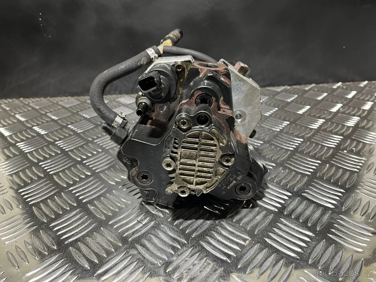 //Vstřikovací Čerpadlo VOLVO XC90 2.4D 120Kw// - 2