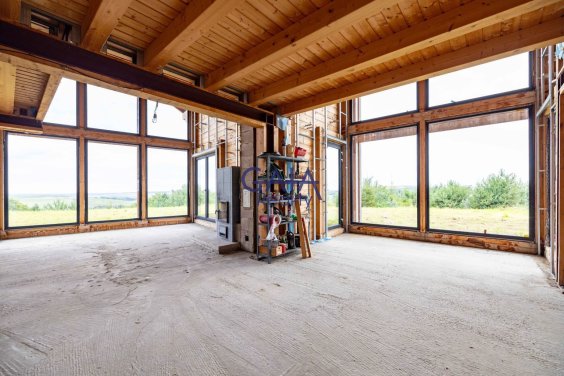 Strážovice - Výjimečný srub z modřínového dřeva na rozlehlém - 2