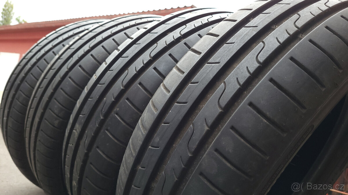Téměř NOVÉ letní pneu Dunlop 185/60/15, sada - 2