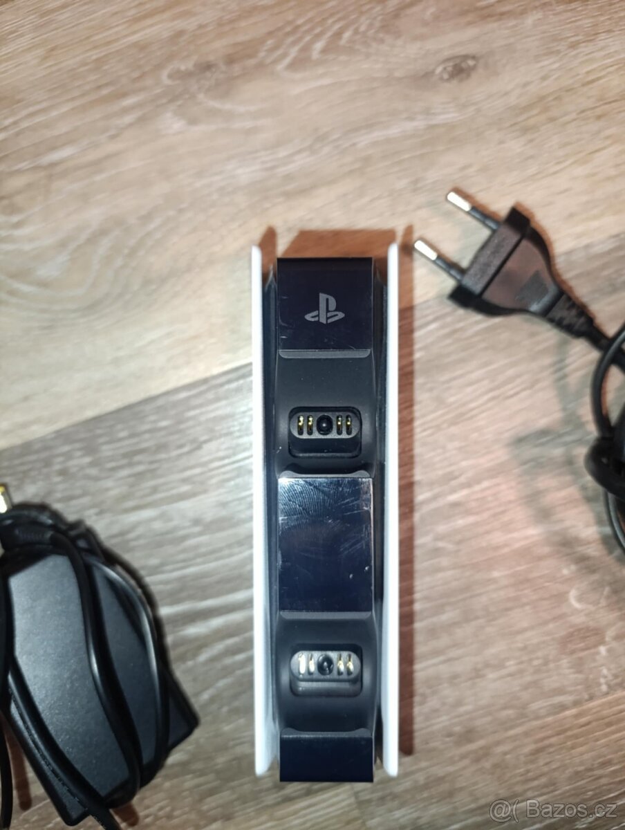 Nabíjecí stanice na ovladače PS5 - 2