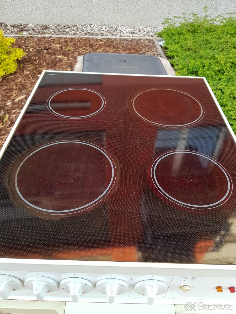 220V elektrický sporák, 4 plotýnky, doprava možná - 2
