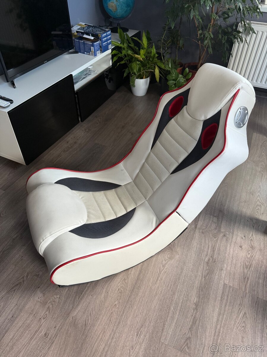 HERNÍ KŘESLO, vzhled kůže - 2