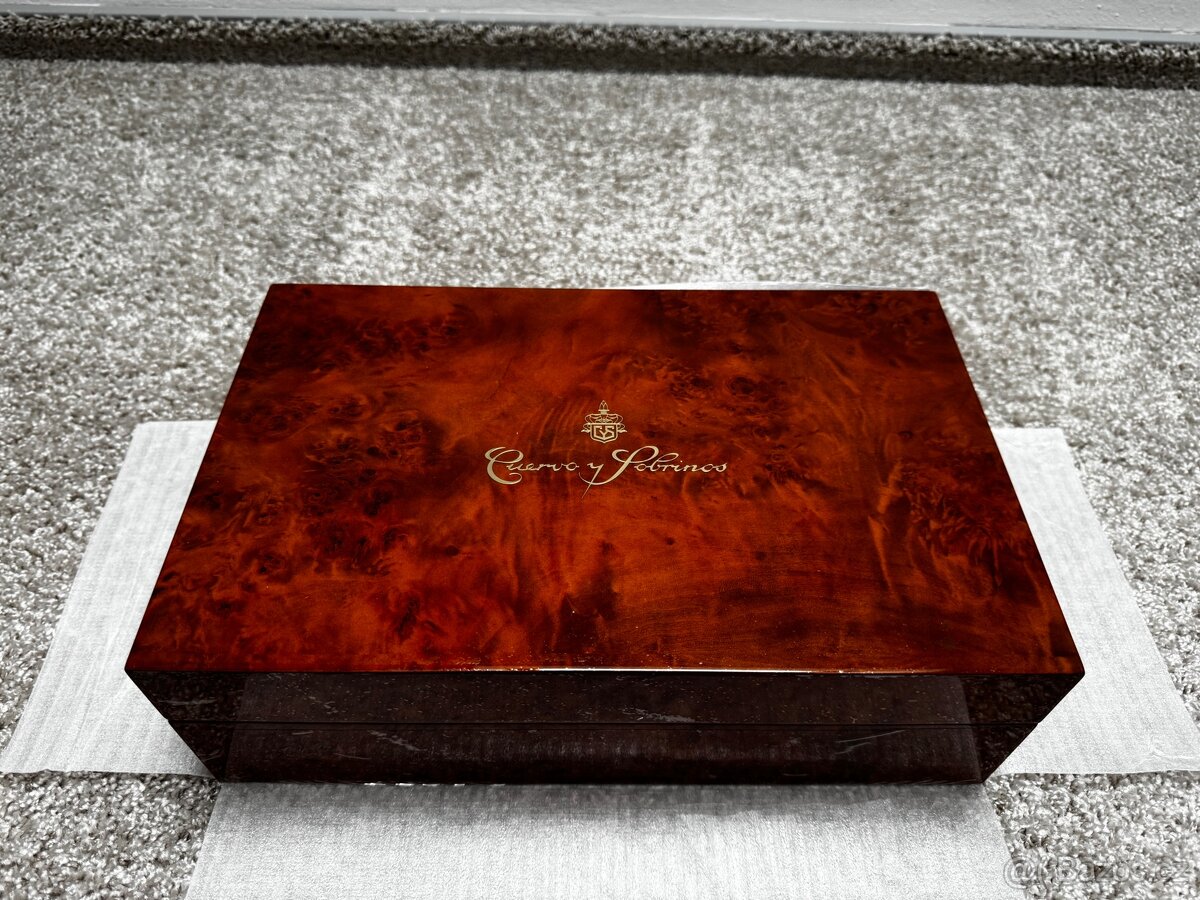 Humidor Cuervo y Sobrinos - 2