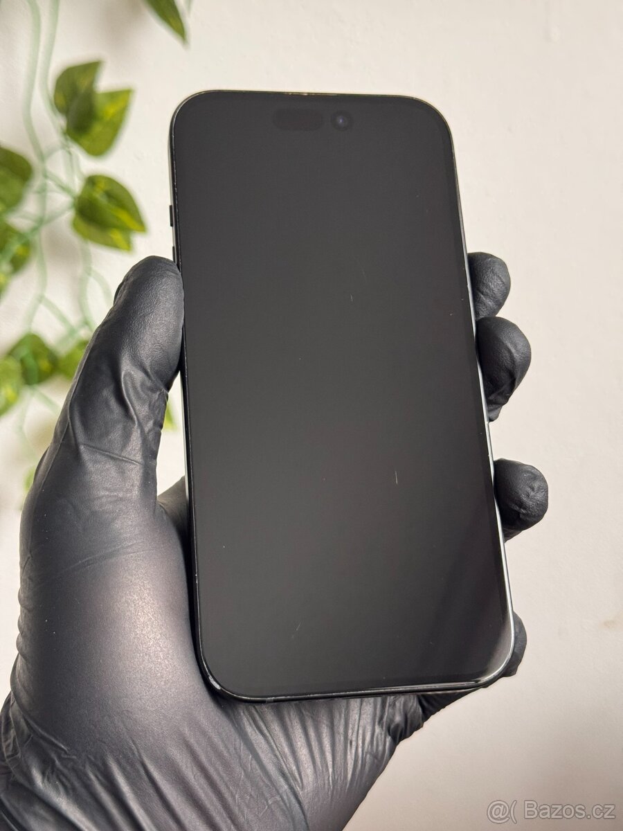 iPhone 15 128GB černý - 100% baterie - 2