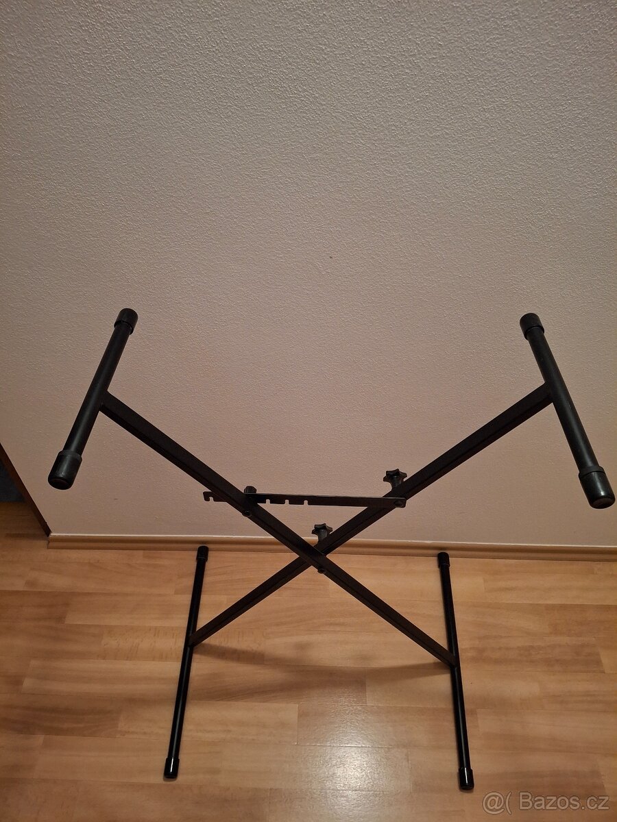 Stojan na klávesy - 2