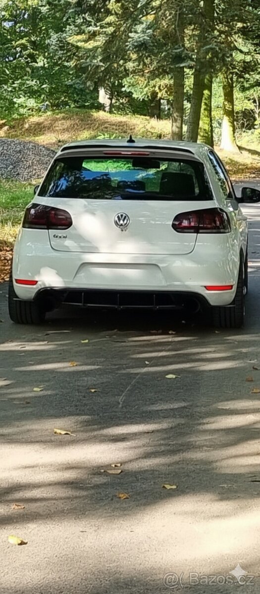 VW golf - 2