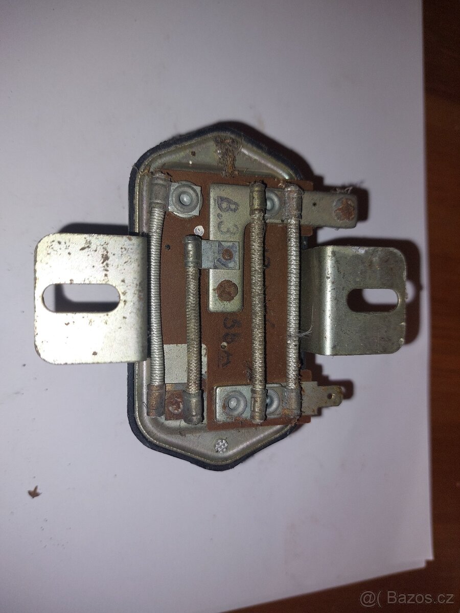 Relé Citroen 2CV? - 2