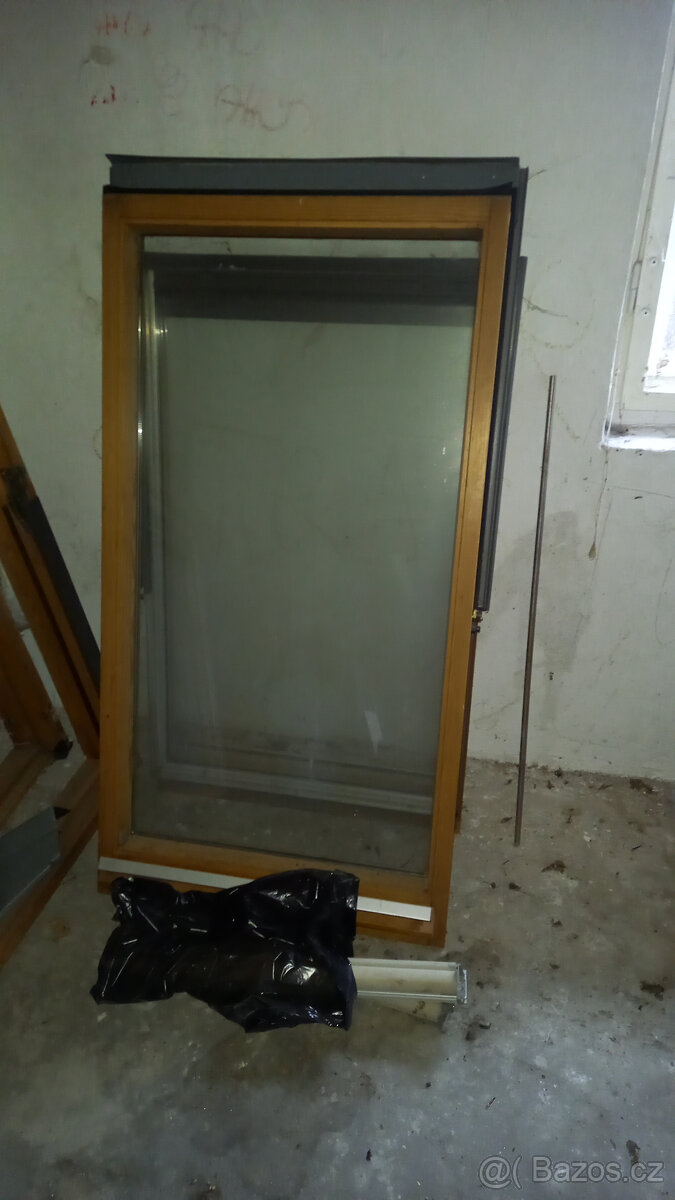 Prodám střešní okna Velux - 2
